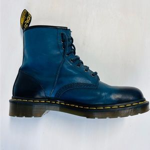 Dr. Marten Pascal’s in Antique Temperley. Men’s size 8/Women’s size 9.